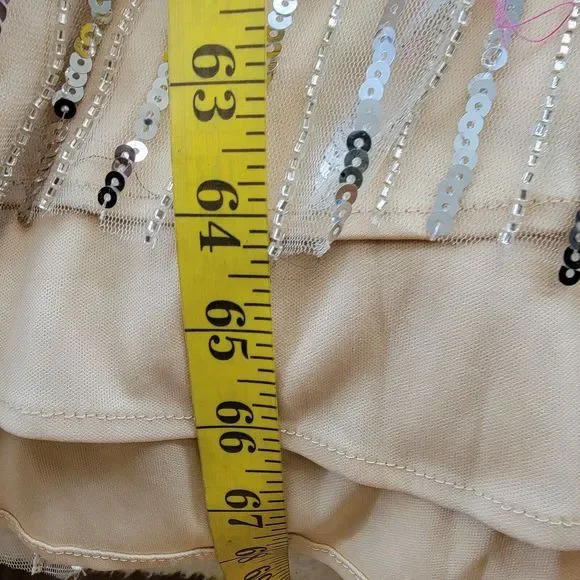 MAC DUGGAL Sleeveless Diagonal Sequined V-Neck Gown Women's 10 Nude Silver - Picture 6 of 15